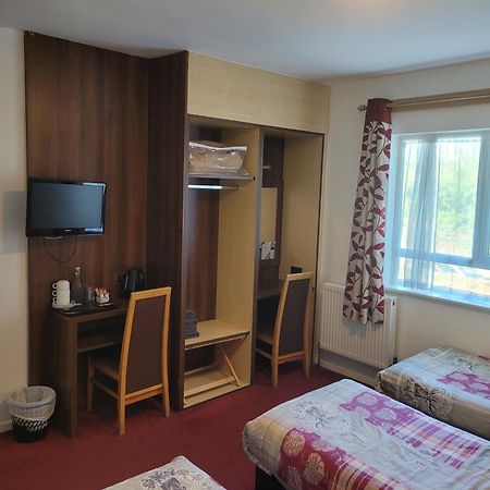 The Gatwick White House Hotel Horley Bagian luar foto