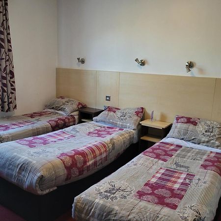 The Gatwick White House Hotel Horley Bagian luar foto