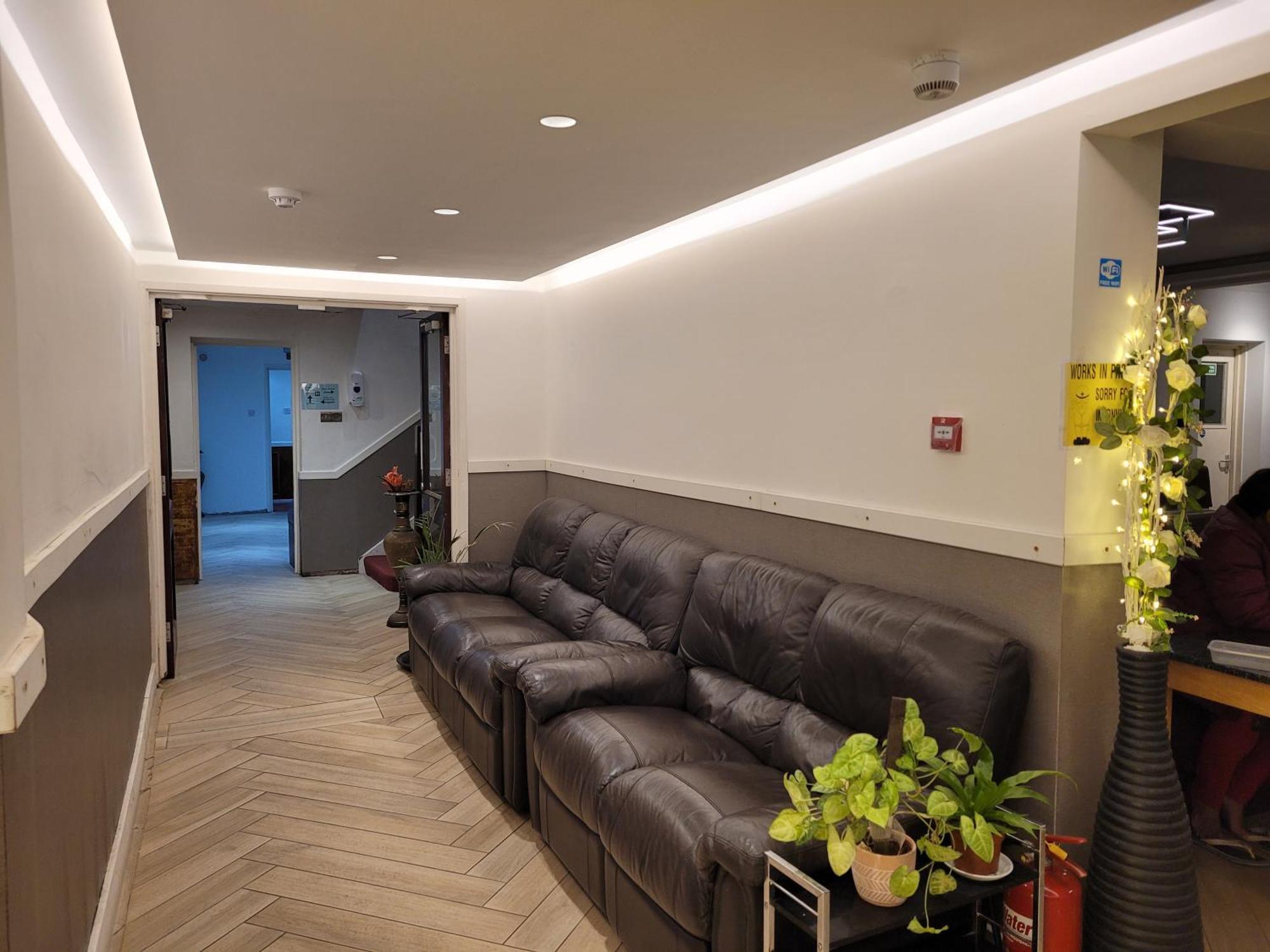 The Gatwick White House Hotel Horley Bagian luar foto