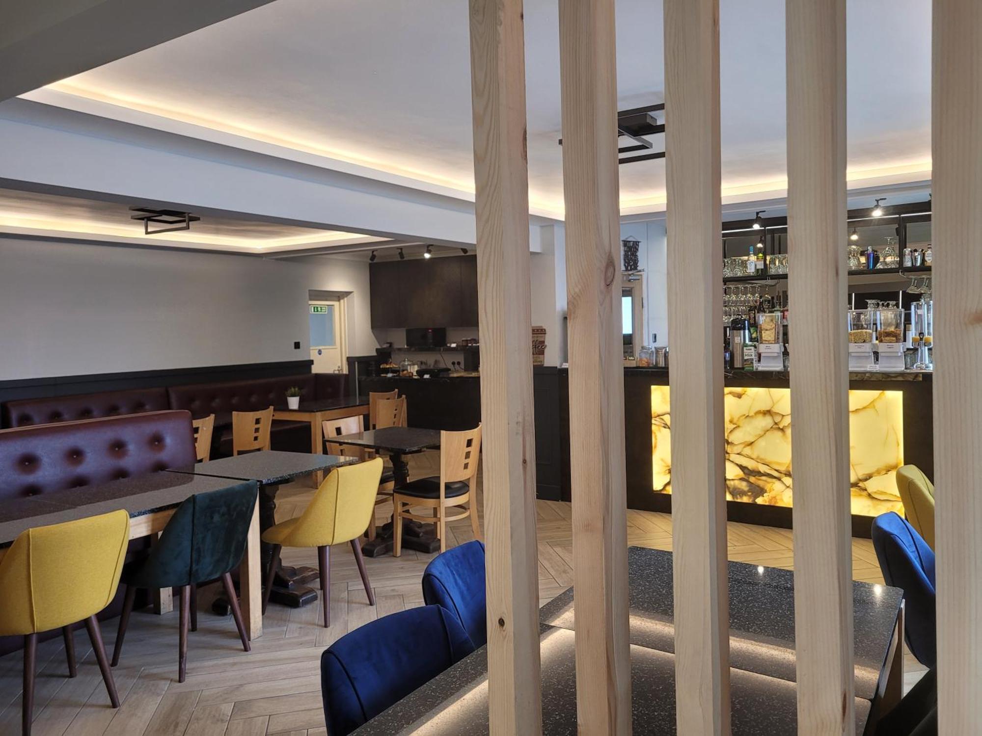 The Gatwick White House Hotel Horley Bagian luar foto