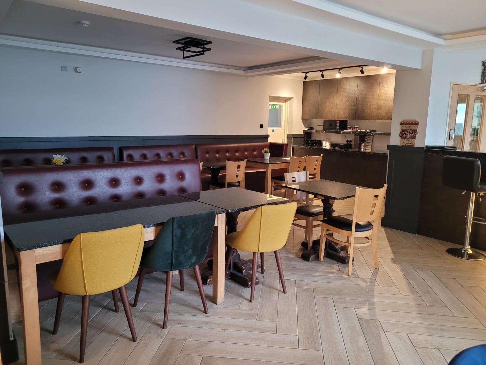 The Gatwick White House Hotel Horley Bagian luar foto
