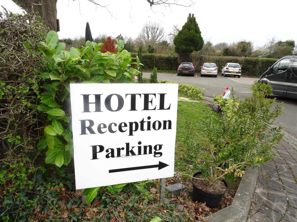 The Gatwick White House Hotel Horley Bagian luar foto